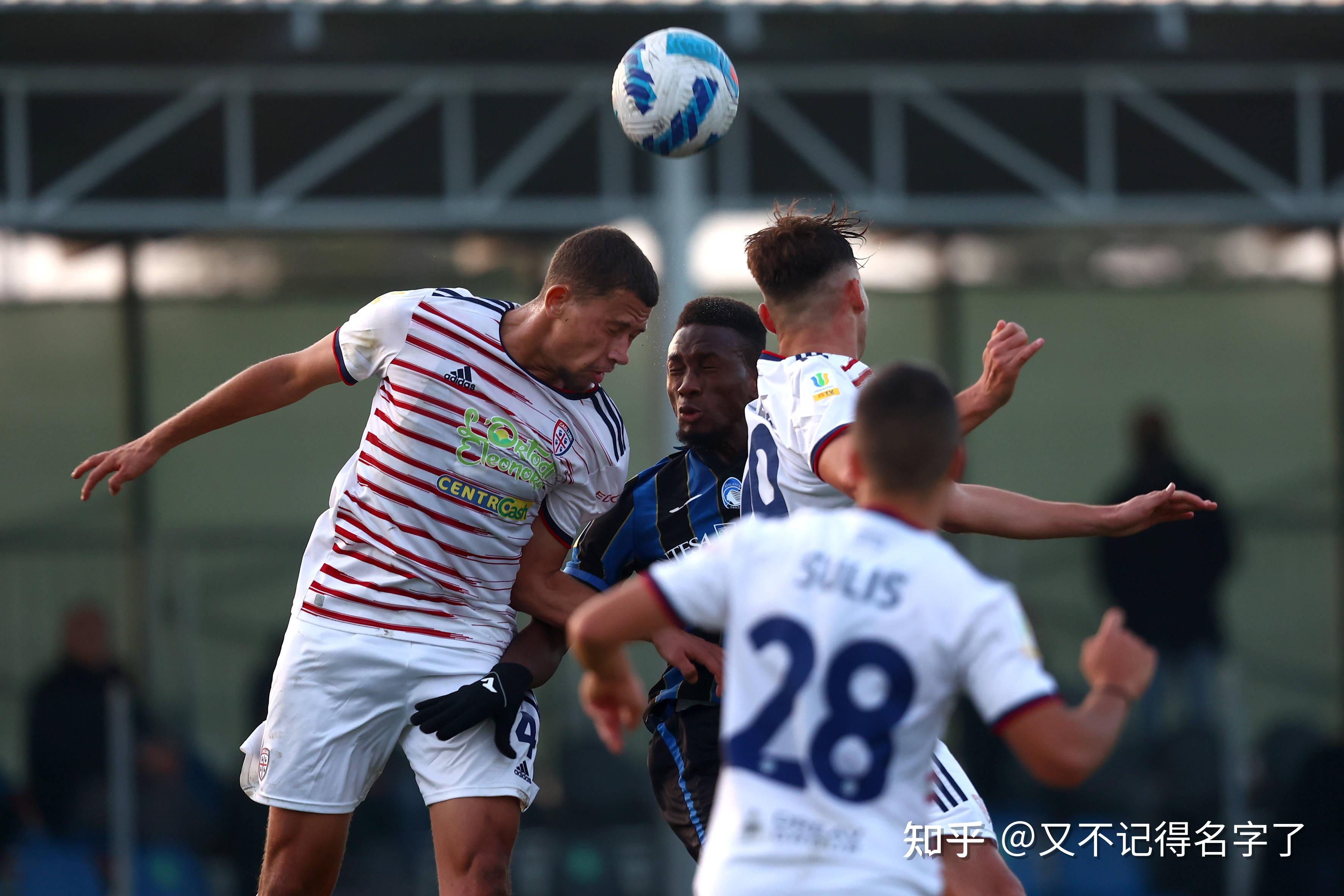 爱游戏登录-那不勒斯战胜卡利亚里，逐渐拉近积分差距的简单介绍