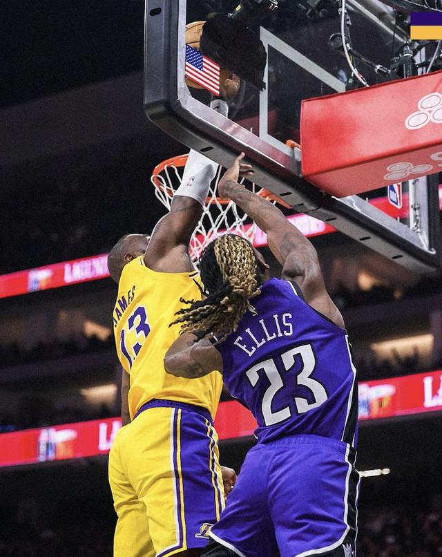 爱游戏在线-关于湖人客场击败爵士，浓眉砍下+的信息