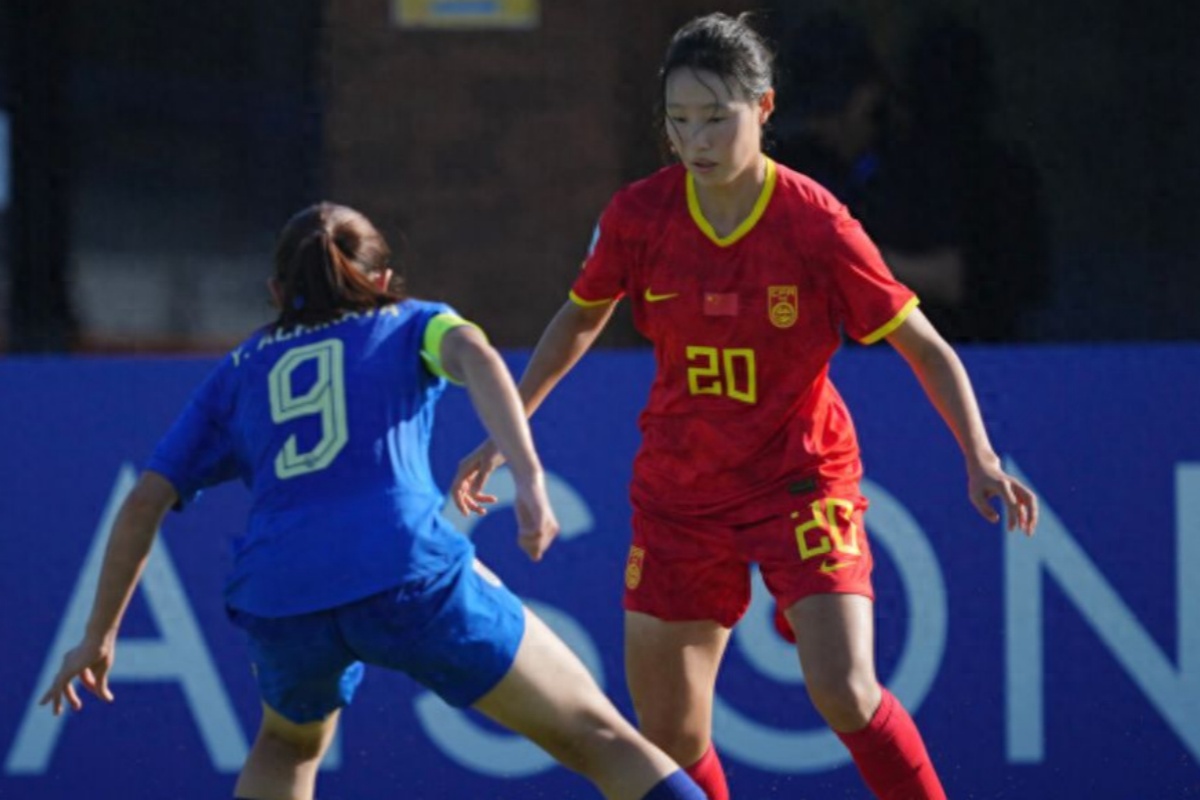 女足亚洲杯：中国队夺魁，赢得高兴掌声的简单介绍