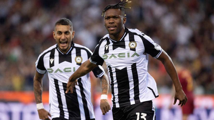 爱游戏官方登录入口-都灵中场球员发威，帮球队完成逆转