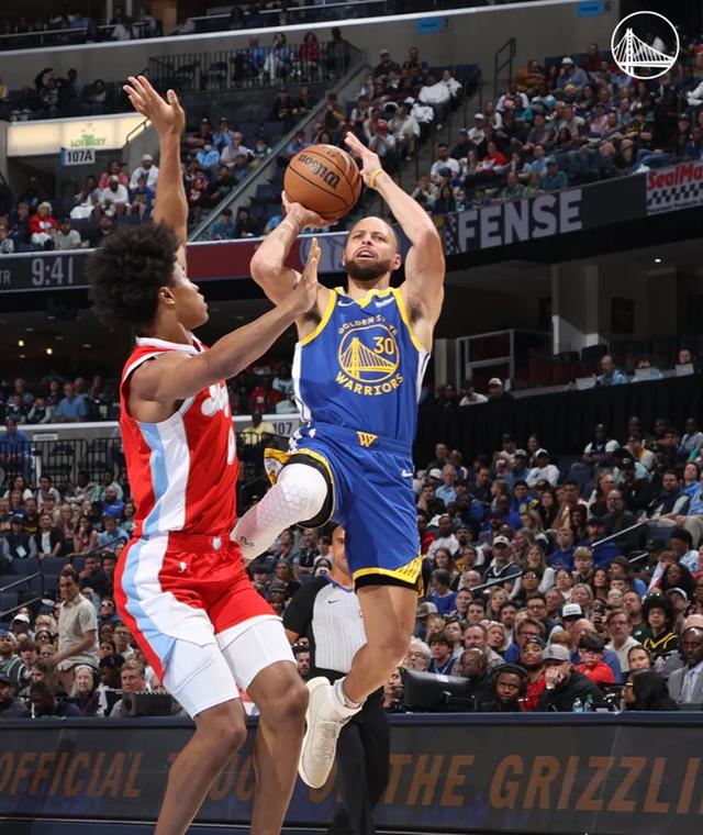 篮球璀璨,名将耀眼,快来感受赛场无限魅力!的简单介绍 篮球璀璨,名将耀眼,快来感受赛场无限魅力!的简单介绍