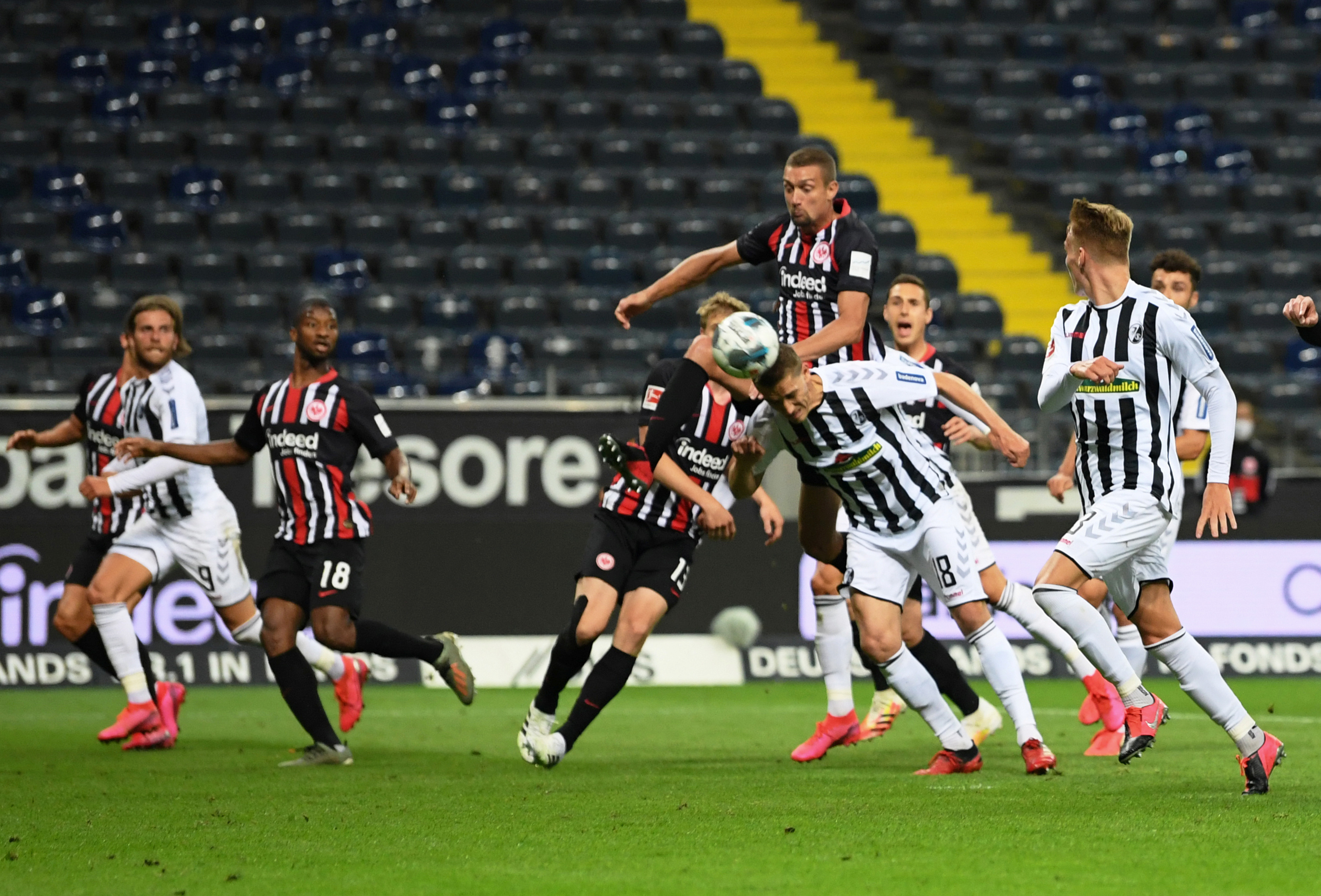 包含法兰克福主场战平科隆,双方握手言和的词条 包含法兰克福主场战平科隆,双方握手言和的词条