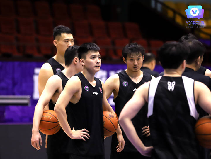 包含加拿大篮球职业联赛招募外援,积极备战赛季的词条 包含加拿大篮球职业联赛招募外援,积极备战赛季的词条