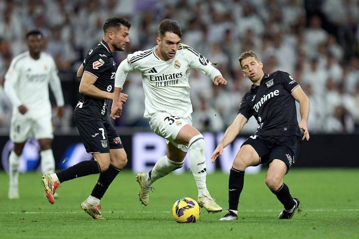 皇马门将神勇扑救,保持球队不失分的简单介绍 皇马门将神勇扑救,保持球队不失分的简单介绍