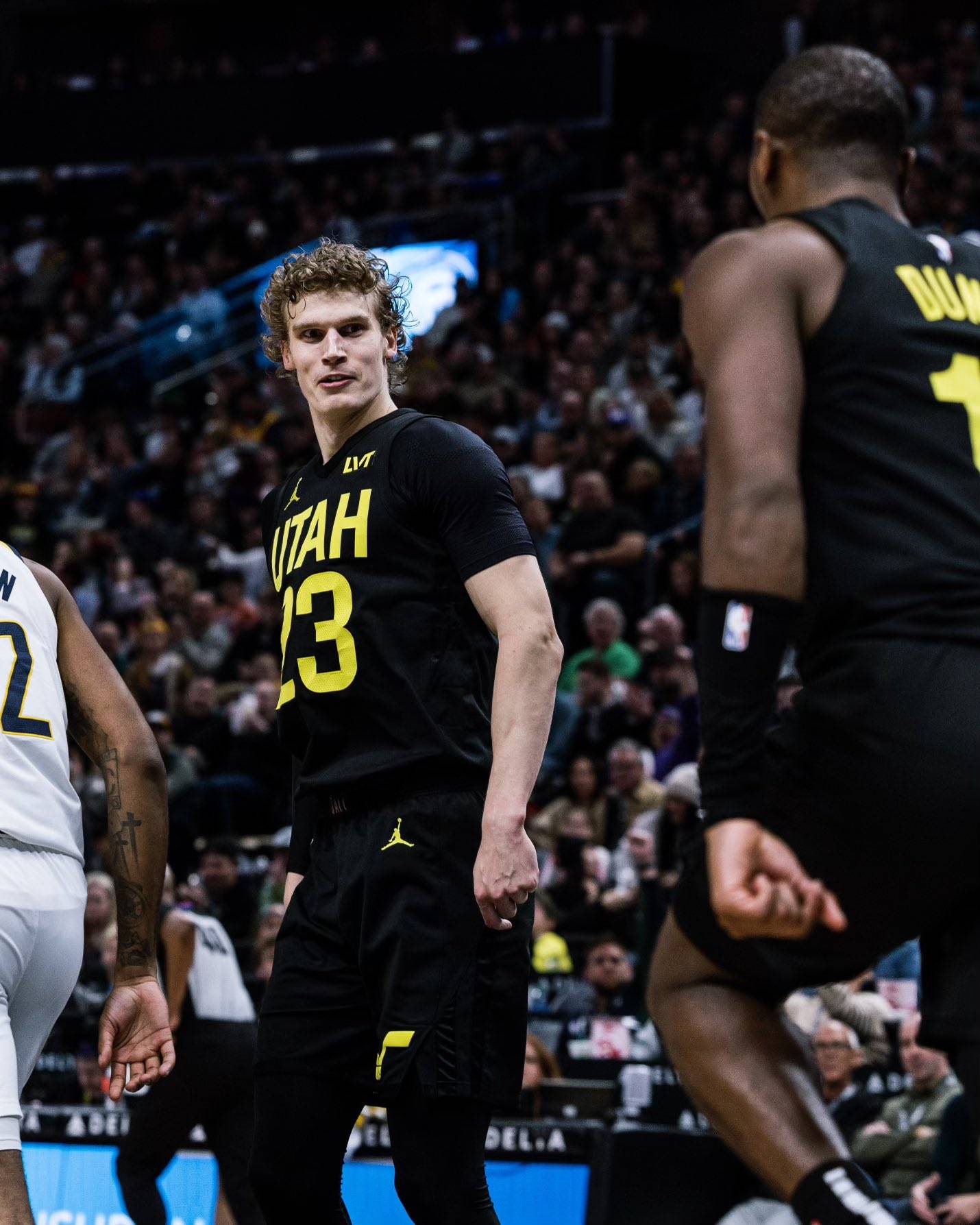 爱游戏中国官网-爵士队高歌猛进，跻身西部决赛的简单介绍