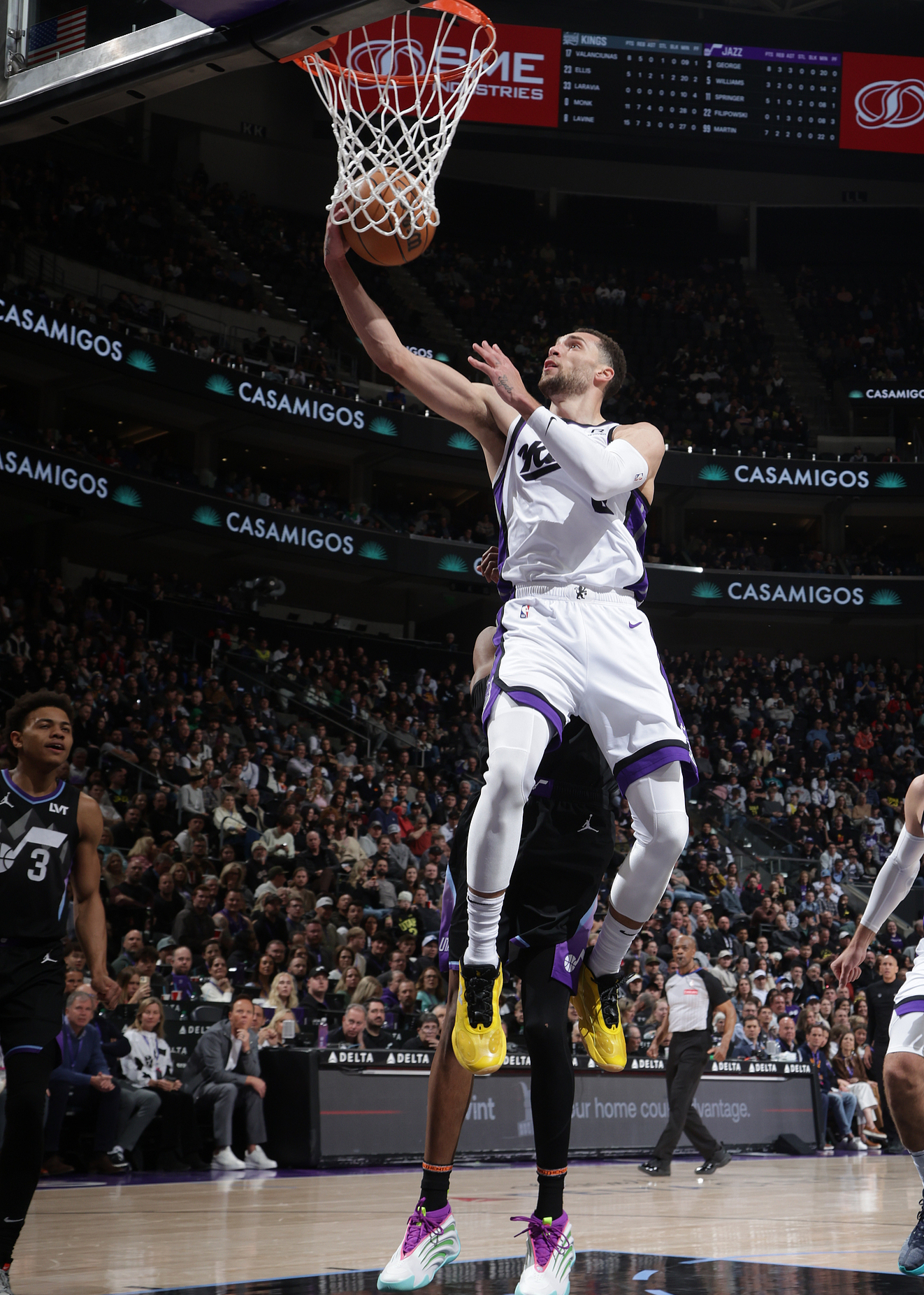 爵士队高歌猛进,跻身西部决赛的简单介绍 爵士队高歌猛进,跻身西部决赛的简单介绍