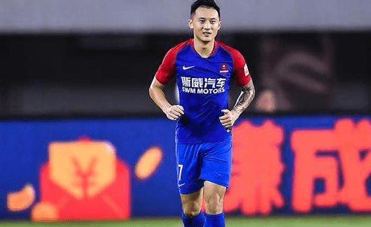 青岛黄海客场大胜重庆斯威，连胜