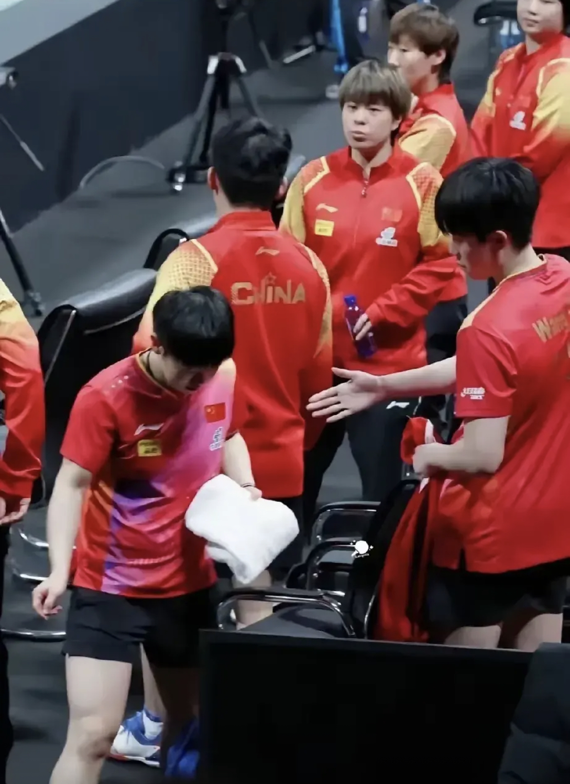 爱游戏在线登录-篮球队员因家庭伤情暂时缺席比赛