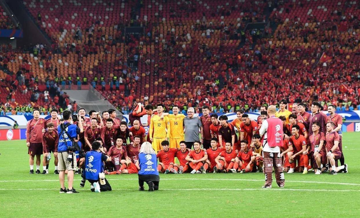 关于本土球员涌现中超舞台，提振国内足球信心的信息