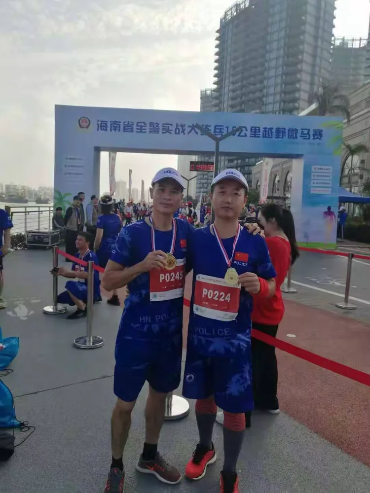 爱游戏官网-马赛球员团结一心，全力拼搏