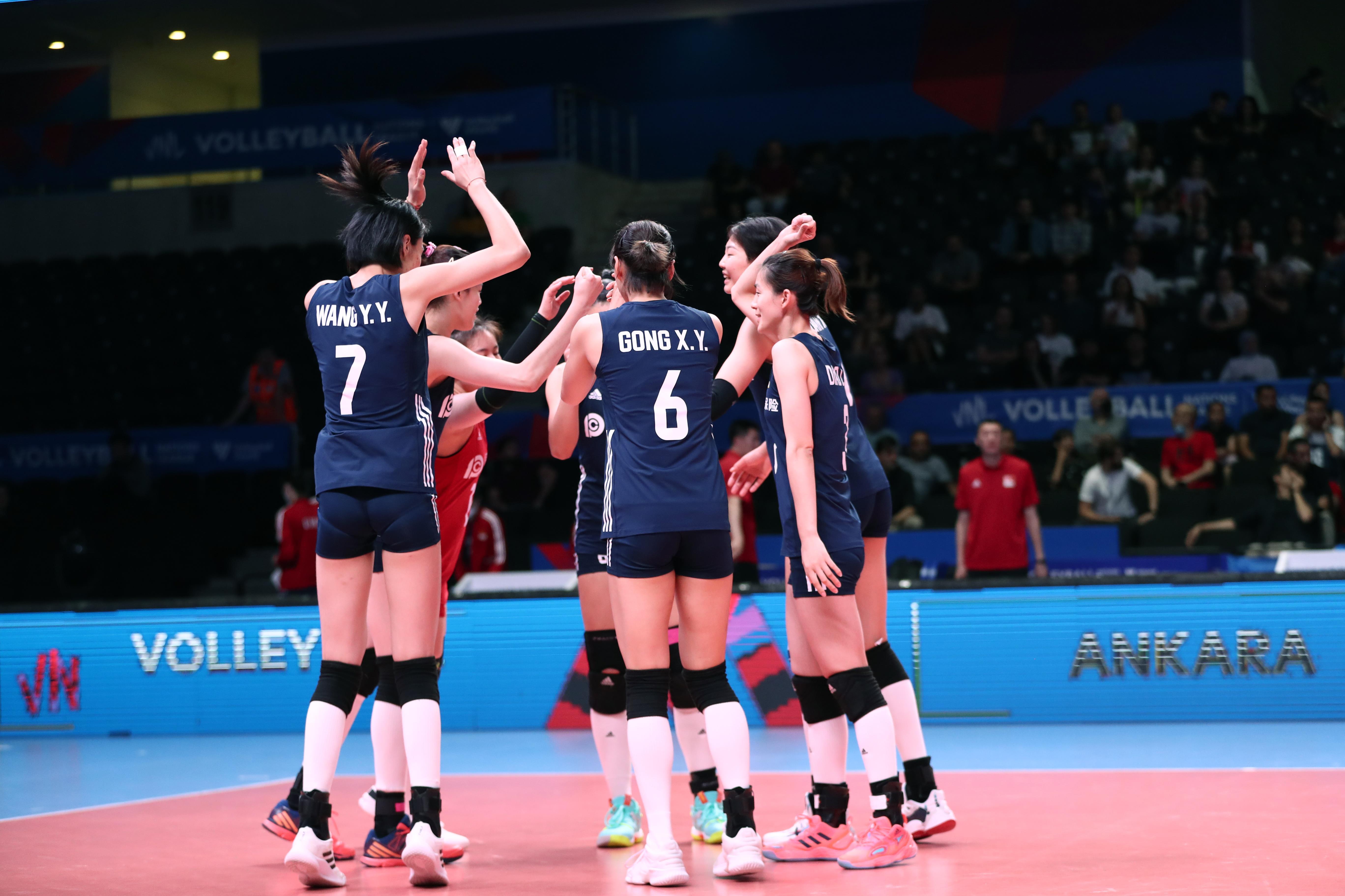 澳大利亚女排逆转胜，晋级四强的简单介绍