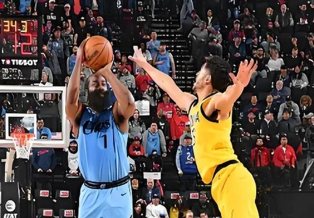 爱游戏-快船客场逆转步行者，取得五连胜的简单介绍