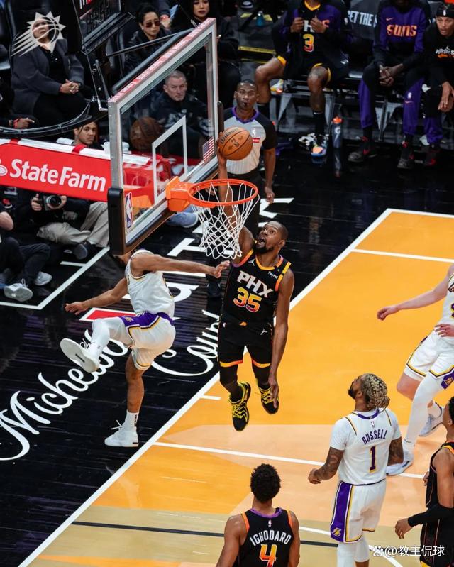 詹姆斯砍下分！湖人击败太阳，总比分-领先的简单介绍